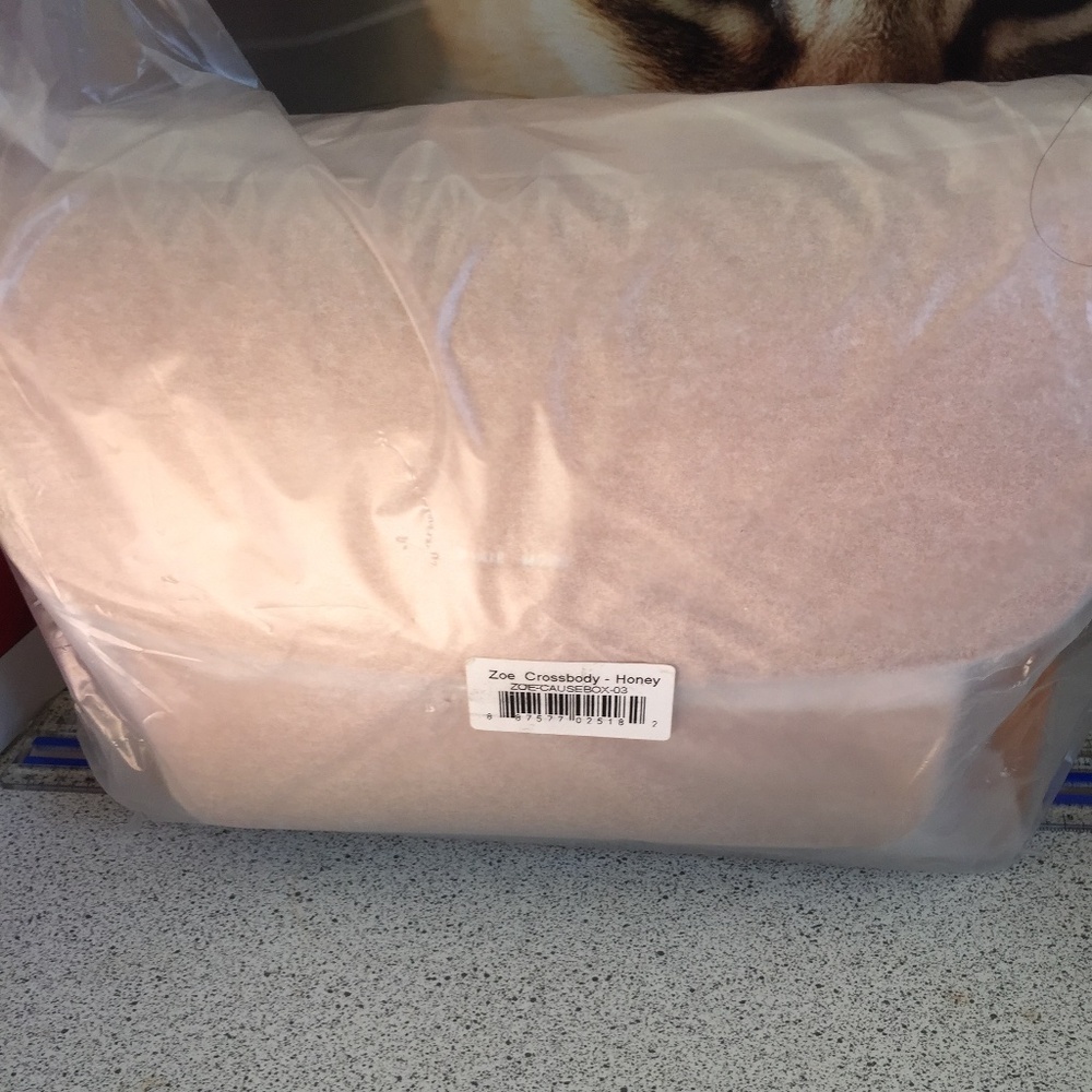 Pixie Mood Zoe crossbody bag in honey